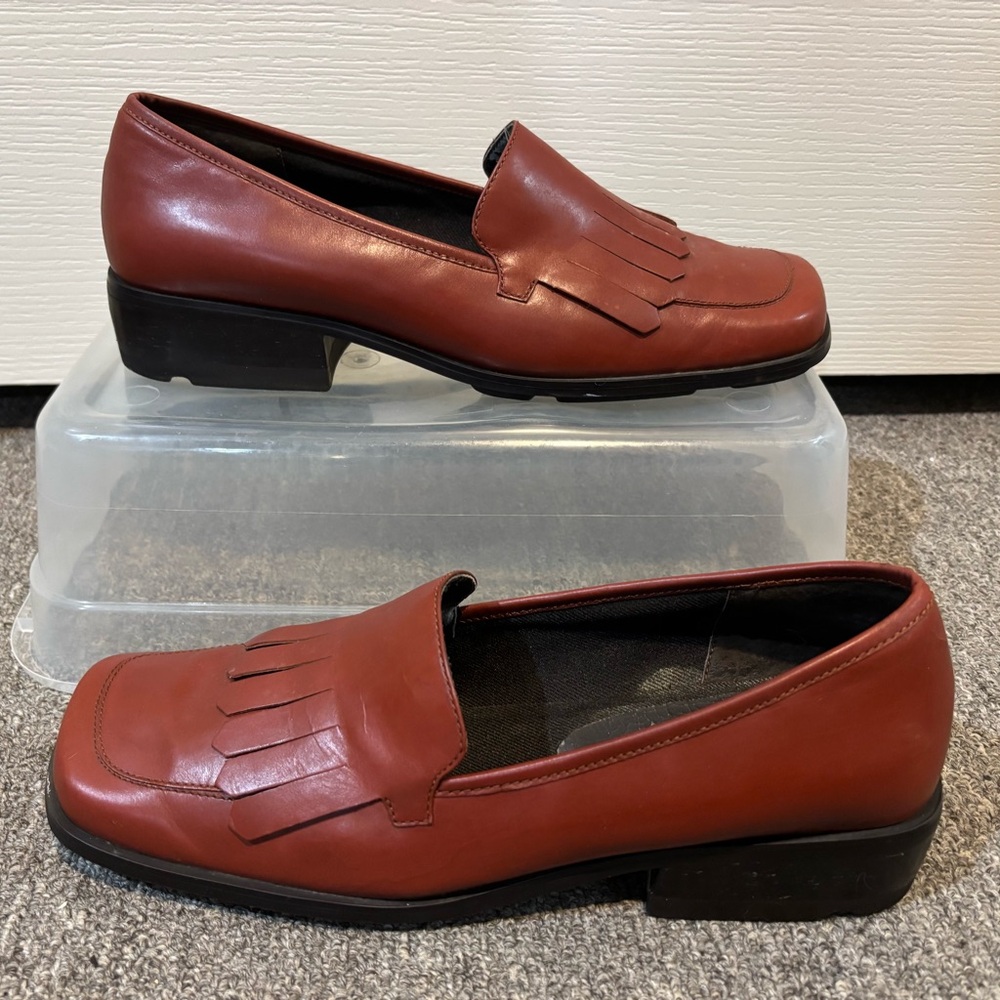 Women's Anne Klein 2 kiltie Leather Loafer Red Size 10
